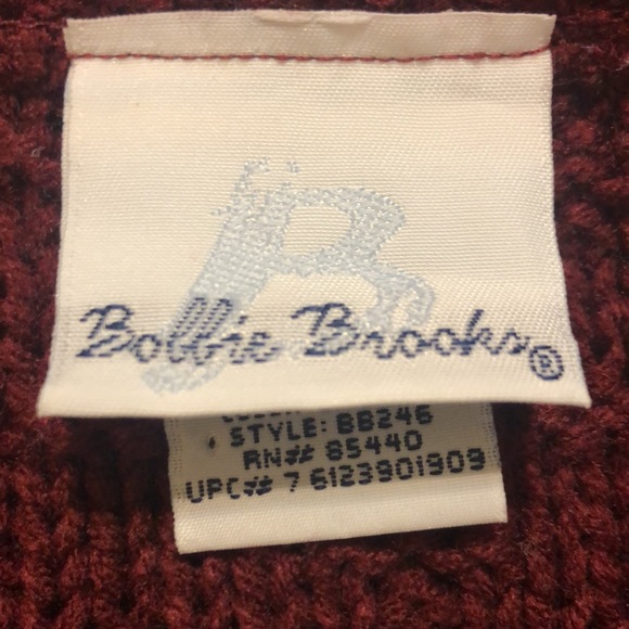 Beautiful maroon red Bobbie Brooks cable knit thick sweater. - Picture 6 of 8